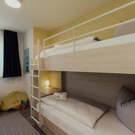 Sturmmoewe Erdgeschoss דירה הוקזיל