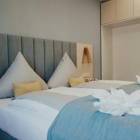 Sturmmoewe Erdgeschoss דירה הוקזיל