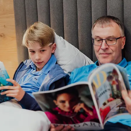 Sturmmoewe Erdgeschoss * הוקזיל